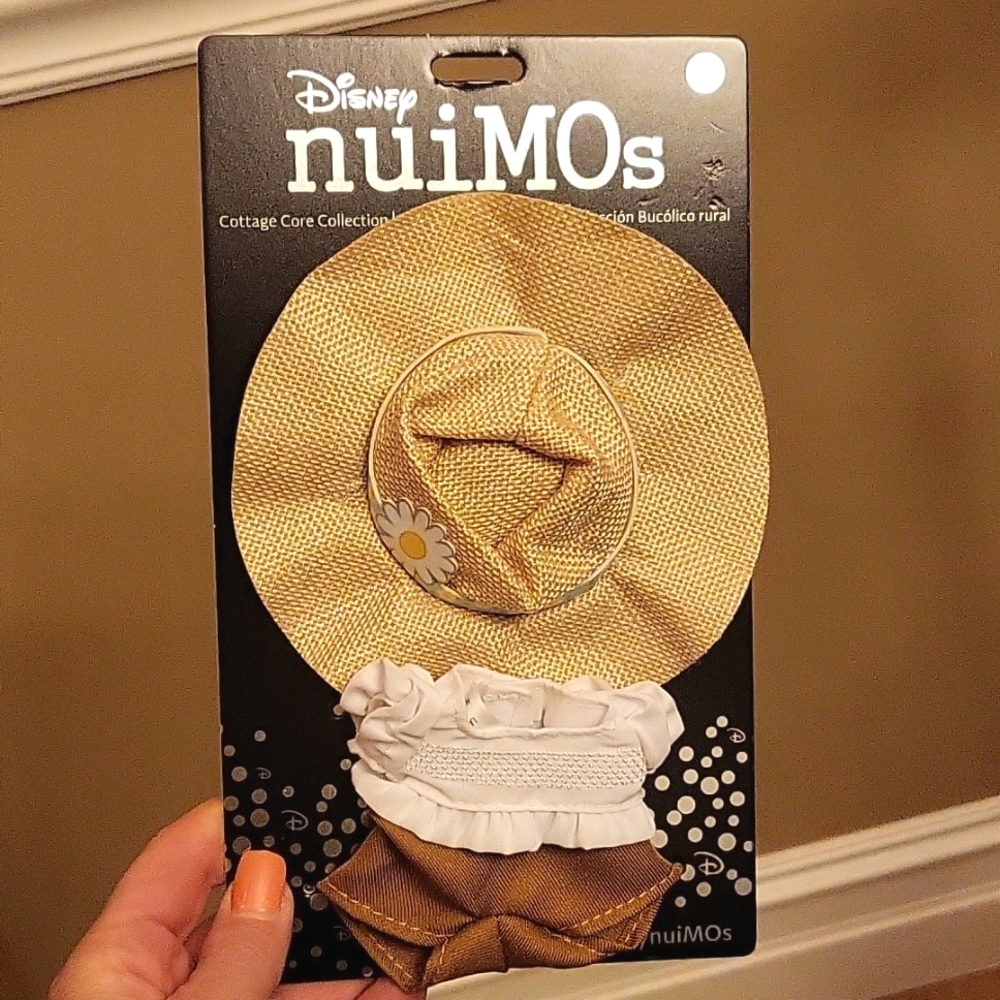 Disney Nuimos Outfit